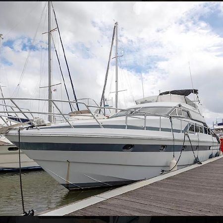 Hotel Beautiful And Magnific Yacht Lisbona Esterno foto