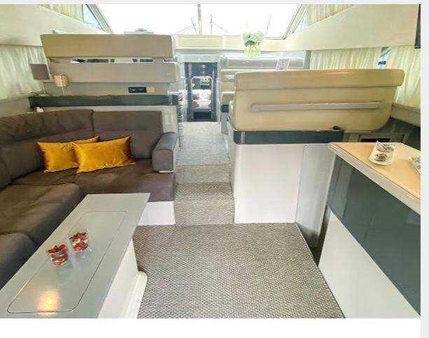 Hotel Beautiful And Magnific Yacht Lisbona Esterno foto
