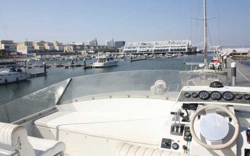 Hotel Beautiful And Magnific Yacht Lisbona Esterno foto