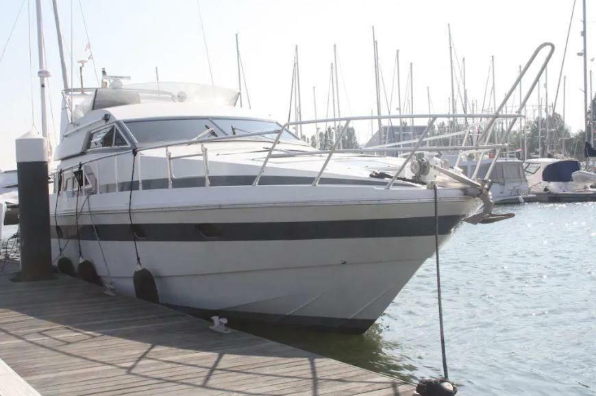 Hotel Beautiful And Magnific Yacht Lisbona Esterno foto